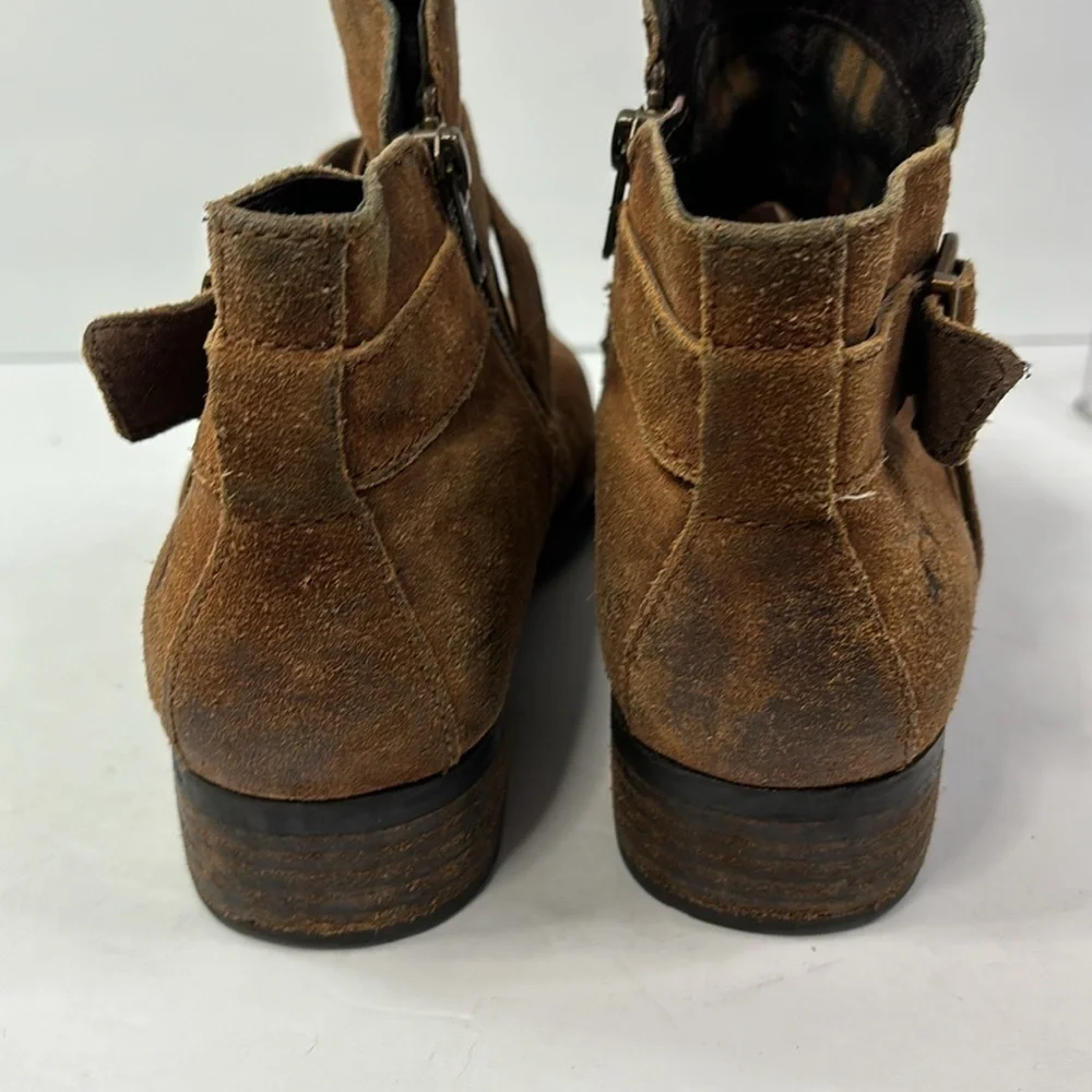 Born distressed leather booties size 8